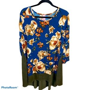 HONEYME Curvy Women’s Top EUC